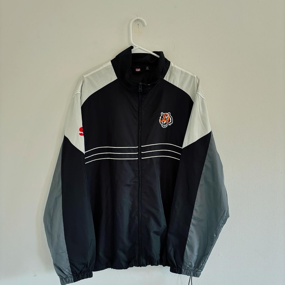 $50 early 2000s Cincinnati Bengals windbreaker jacket